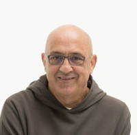 Headshot of Professor Luis Sanchez-Soto